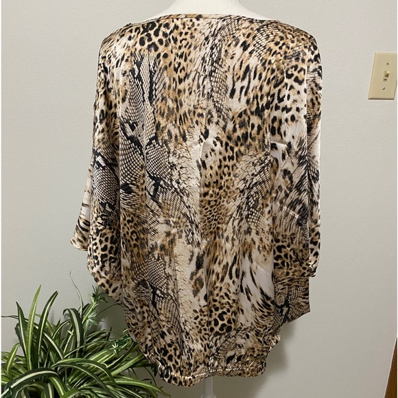 Chico’s Plus Size 3 Animal Print V-Neck Blouse - Picture 8 of 13